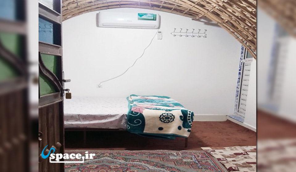 نمای داخلی اتاق پامچال اقامتگاه بوم گردی نخلستان کویر - شهداد - روستای دولت آباد